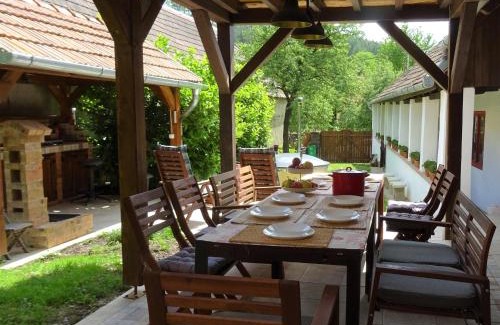 Nagyborzsony House | Padláskincsek Muskátlis Vendégház