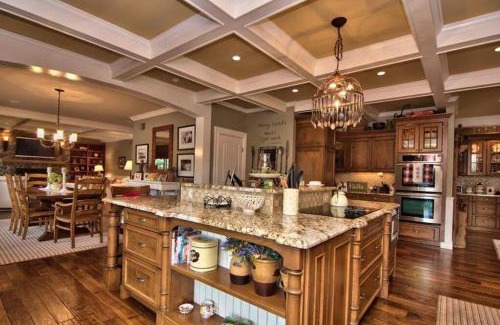 Lakeside House | Page Lake Family Getaway