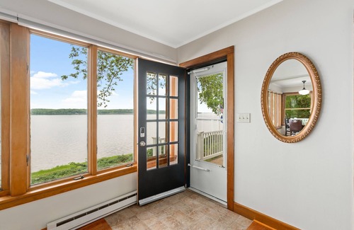 Nauvoo House | PAGEANT -Eagles Nest home with view of the Mississippi and Gorgeous Sunsets