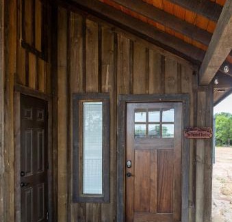 Elm Mott Ski Chalet | Painted Bunting Cabin 15 MIN to MagnoliaBaylor