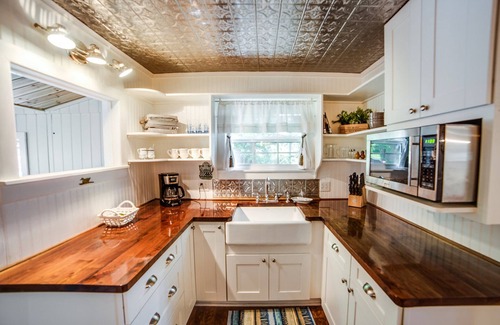 Bradford House | Painted Quail: cozy cottage with private lake access on Lamoka Lake