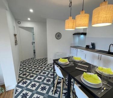 Tulle Apartment | Paisible Eden standing Terrasse - Magnifique Vue - Esprit nature en pleine ville