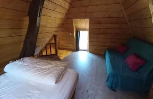 Saint-Etienne-l'Allier House | Paisible Cahute