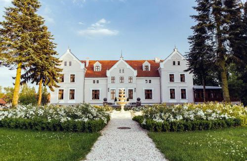 Mortegi Hotel | Palac Mortegi Hotel & SPA- Restauracja Szlachecka, SPA, Basen, Sauny, Jazda Konna, Mini Zoo- Luksus, Relaks i Przyroda w jednym!