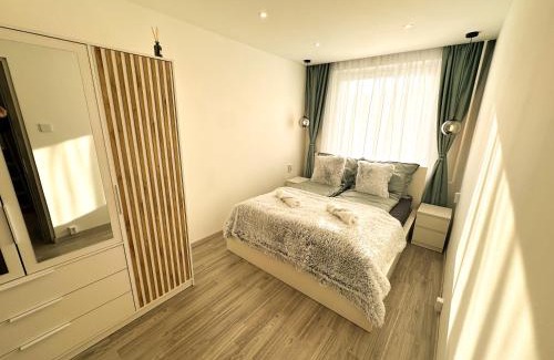 Szekesfehervar Apartment | Palace City Apartman,T8, AC, Klima