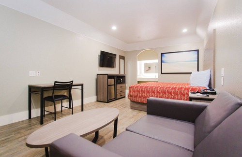Spring Branch West Hotel | Palace Inn Beltway 8 & Westview