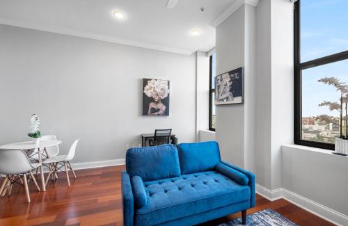 Olde Kensington Apartment | Palatial 1br W Rooftop Pool