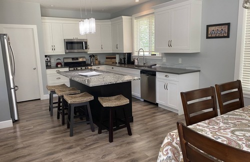 Regional District of Nanaimo House | Palatial 3bdrm/2bath Rancher in Qualicum Beach