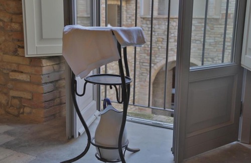 Roseto degli Abruzzi Apartment | Palazzo Antico nella piazza di Montepagano