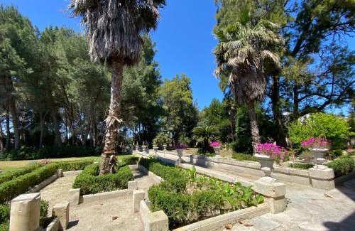 San Pietro in Lama Bed & Breakfast | Palazzo de Carlo e il parco dei 7 pozzi