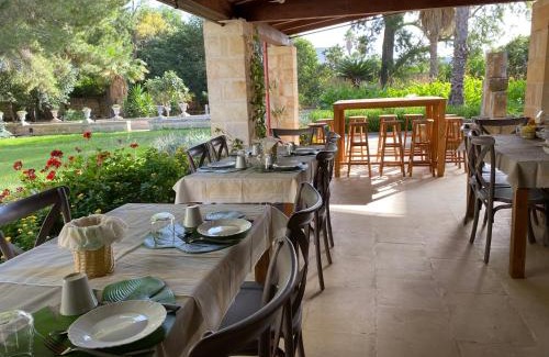 San Pietro in Lama Bed & Breakfast | Palazzo de Carlo e il parco dei 7 pozzi