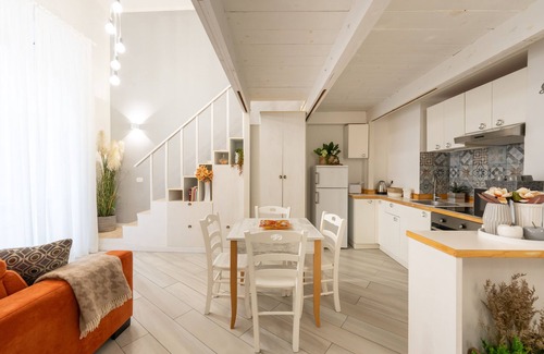 Montecalvario Apartment | Palazzo della Porta - Via Toledo 55