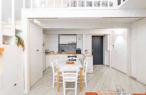 Montecalvario Apartment | Palazzo della Porta - Via Toledo 55