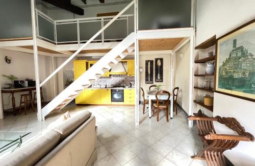 Mologno Apartment | Palazzo Due Sorelle - Giardino