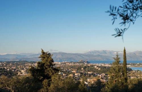 Kastania Villa | Paleopetres La Chataîgne - Private Pool - Sea Views - Corfu Town -