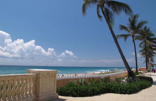 Palm Beach - West Palm Beach Condo | Palm Beach Island Pool Studio 3 Blocks to Beach!