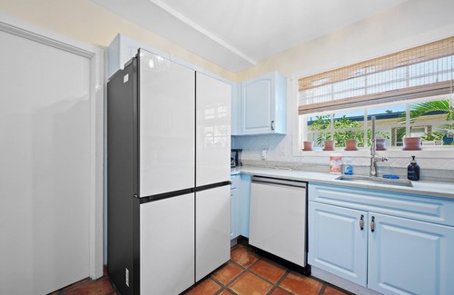 Flamingo Parks House | "Palm Beach Paradise: Cozy 1BR + Pool, Minutes to Everything"