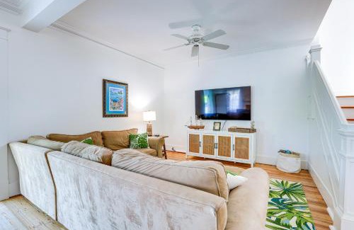 Palm City House | Palm City Home with Pool and Florida Room - Near Golf