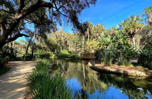 Palm Coast Apartment | Palm Coast, FL 2BD 2BR Beach Villa! Walk to the Ocean!