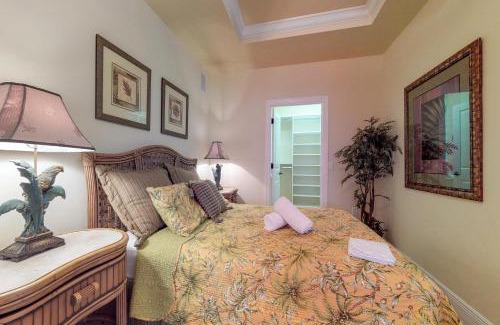 Holmes Beach Apartment | Palm Gables 106