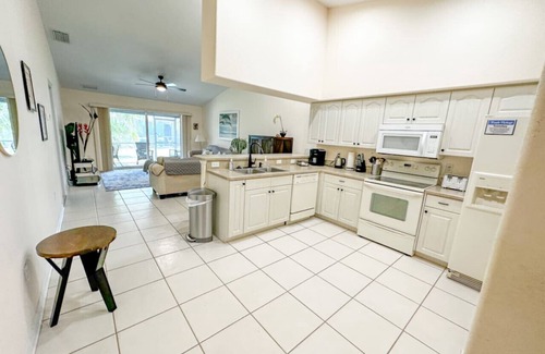 Pebble Beach Villa | Palm Retreat new Englewood Beach