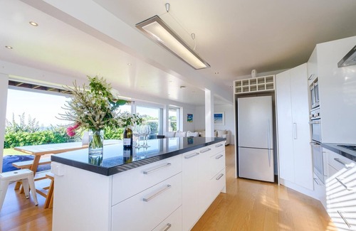 Ostend House | Palm Ridge near Onetangi & Palm Beach - Palm Ridge is a very well presented near new 4 bedroom holiday accommodation sitting on the ridge-line overlooking beautiful Palm Beach and way beyond. The views are stunning. This lovely, North facing, very w