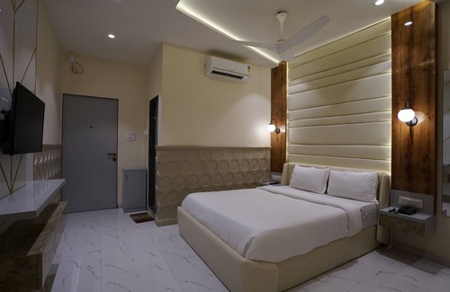 Gorai Hotel | Palm Springs Beach Resort - Gorai