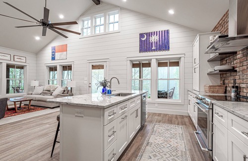 Saluda House | Palmetto Trailside Retreat