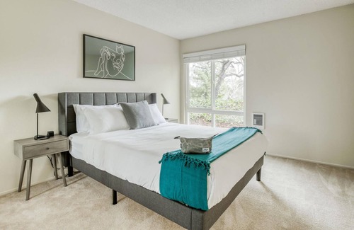 Palo Alto Apartment | Palo Alto 2BR w/ Pool, Spa, and More