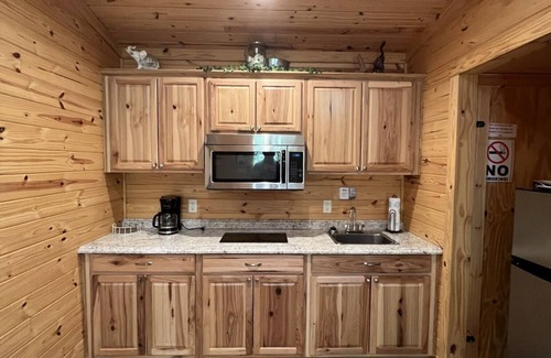 Jones Mills Cabin | Pam's Treehouse Cabin #1