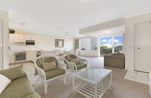 Coolum Beach Hotel | Pandanus Coolum Beach