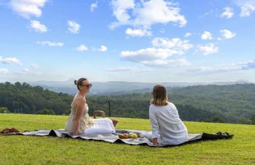 Bald Knob Apartment | Panorama Farm - 3BD Hinterland Hideaway