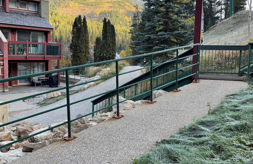 East Kootenay Condo | Panorama mountain retreat. 5 min walk to the gondola.