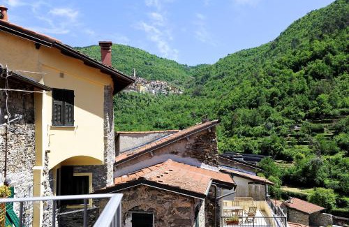 Pigna Apartment | Panoramic Apartment with Balcony and Terrace