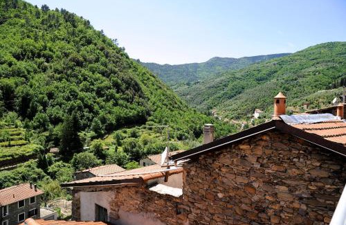 Pigna Apartment | Panoramic Apartment with Balcony and Terrace