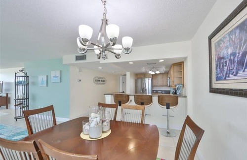 Redington Shores Condo | Panoramic Gulf and Intracoastal Views - work remotely steps to the beach