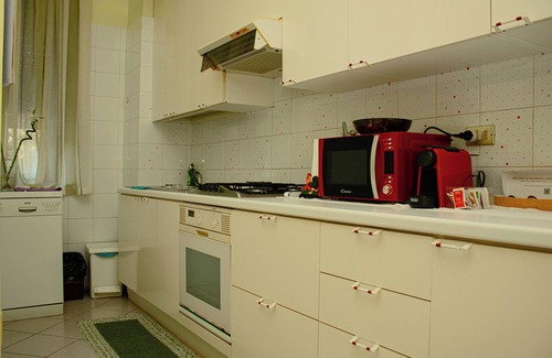 Moncalieri House | Panoramic in the Hillside surrounded by greenery