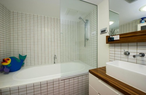 Nelly Bay Apartment | Panoramic Ocean Views 2 bed/2 bath Unit, Nelly Bay
