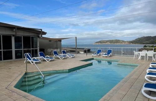 Nelly Bay Apartment | Panoramic Ocean Views 2 bed/2 bath Unit, Nelly Bay