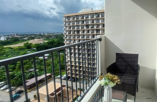 Lapu-Lapu Condo | Panoramic Pool Views in Luxurious Lapu-Lapu City Condo
