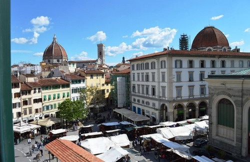San Lorenzo Apartment | Panoramic Suite near Duomo and Station