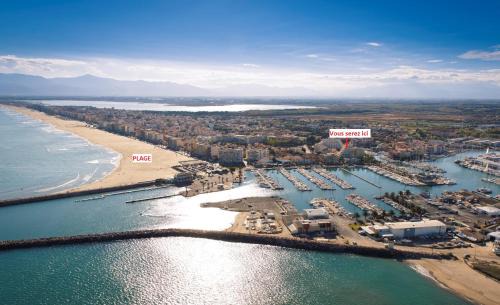 Le Port Apartment | Panoramic view, Quiet, Modern, Wi-Fi, Parking