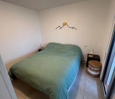 Le Port Apartment | Panoramic view, Quiet, Modern, Wi-Fi, Parking