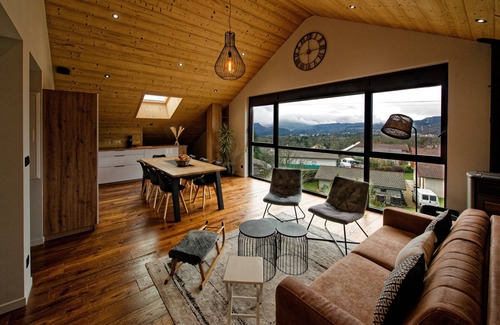 Cuttura Apartment | Panoramic view*Cosy*Wifi/Netflix - at Ô JurassiK