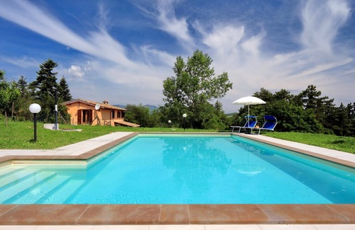 Pievebovigliana House | Panoramic view to a heaven of tranquility!
