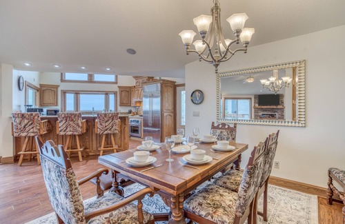 Waldport House | Panoramic Views from this Luxurious Oceanfront Home with Hot Tub and Wet Bar!