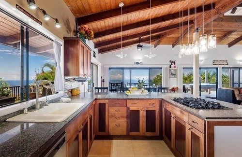 Captain Cook House | Papa Belle 3.5 Acre Estate w/Pool, Spa, Epic Ocean Views, and Orchard