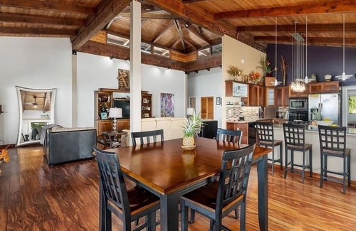 Captain Cook House | Papa Belle 3.5 Acre Estate w/Pool, Spa, Epic Ocean Views, and Orchard