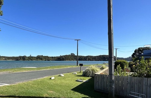 Ngunguru House | Papaka Sunsets - On the rivers shore