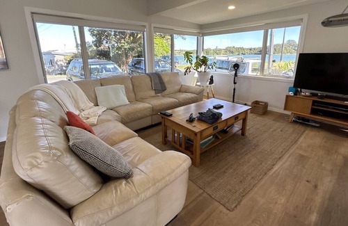 Ngunguru House | Papaka Sunsets - On the rivers shore